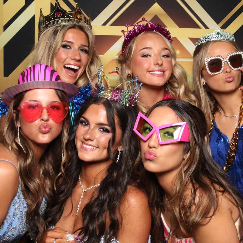 girls_art_deco_bkg wedding brides strike a pose in a snap me crazy photo booth in oklahoma city, Book your wedding today.