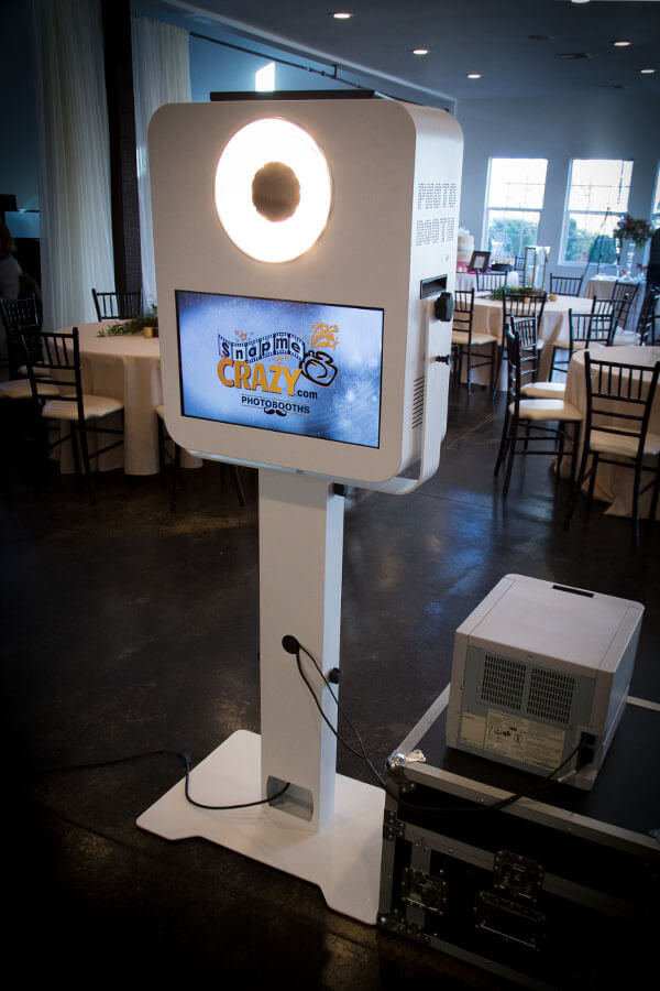 360 Photo Booth in action! Snap Me Crazy offers professional videos, visual fx, crazy props, and an experience for all who steip on our 360 platform. Pefect for parties or coporate activations.